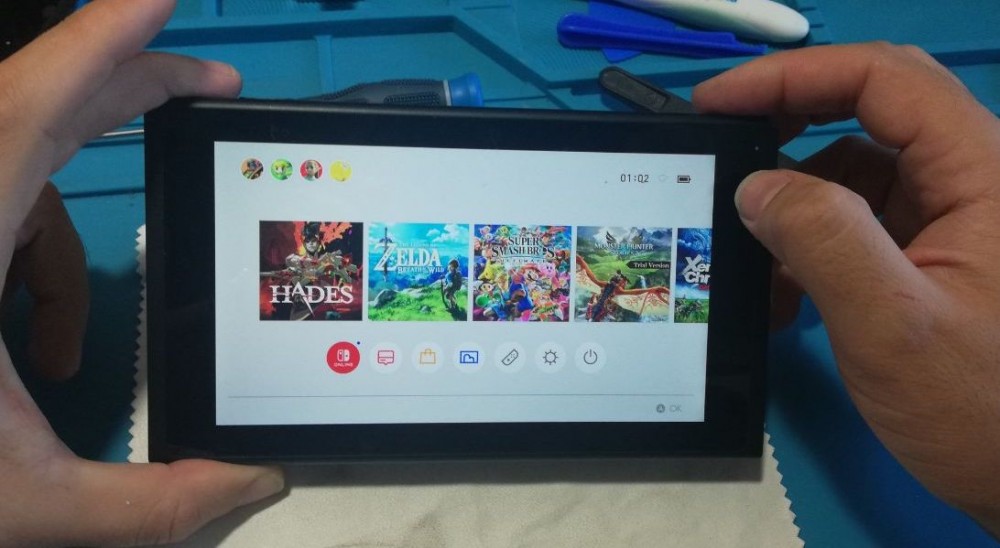 Nintendo Switch pulizia interna cambio batteria 