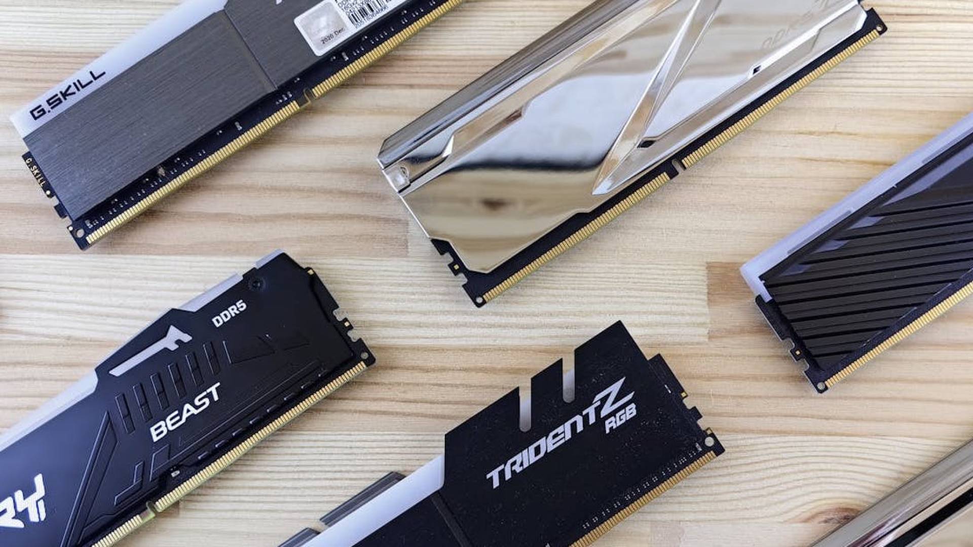 Memorie RAM e unità SSD sempre più fuori portata: impennata dei costi ...